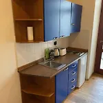 1 Bed Flat - Sleeps 2 - Pets - Smoking On Terrace