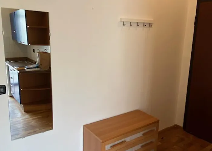 1 Bed Flat - Sleeps 2 - Pets - Smoking On Terrace *