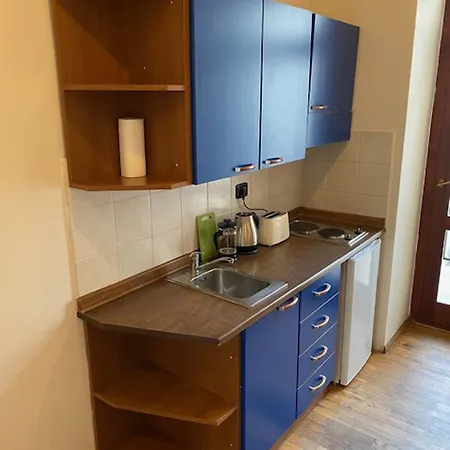아파트 1 Bed Flat - Sleeps 2 - Pets - Smoking On Terrace