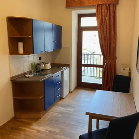 아파트 1 Bed Flat - Sleeps 2 - Pets - Smoking On Terrace